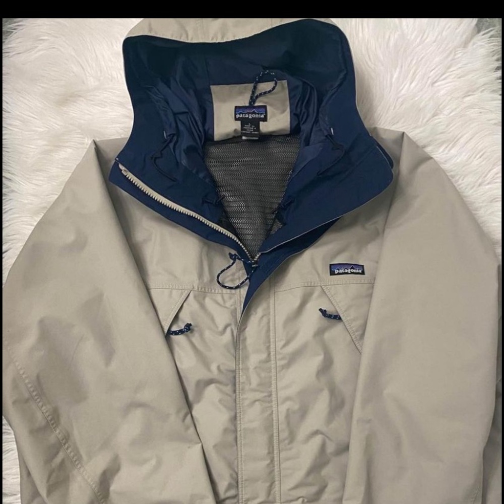 Men’s Large Patagonia Hoodie Jacket
